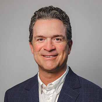 Dr. Alfredo Paredes